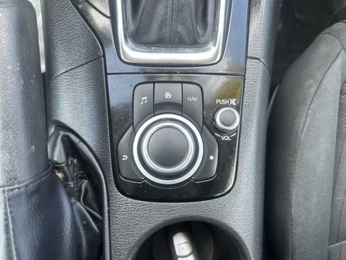 Used 2016 MAZDA MAZDA3 i Sport FWD image 22