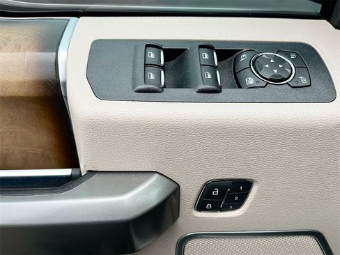 Used 2019 Ford F150 Limited image 18