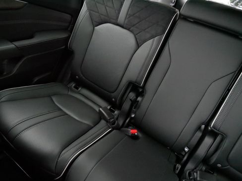 Used 2026 Honda Pilot Elite image 12