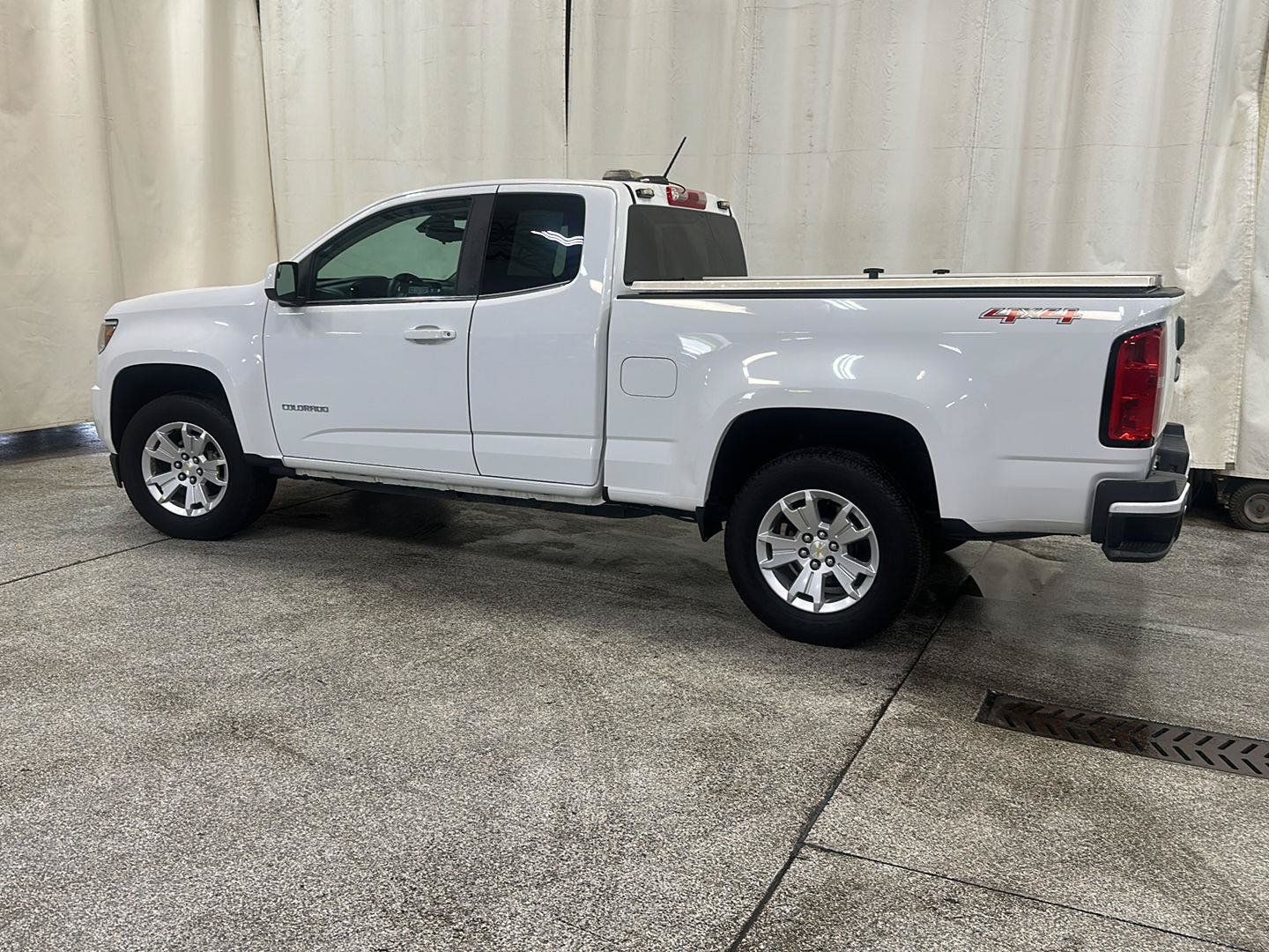 Used 2020 Chevrolet Colorado LT w/ Safety Package AWD/4WD image 3