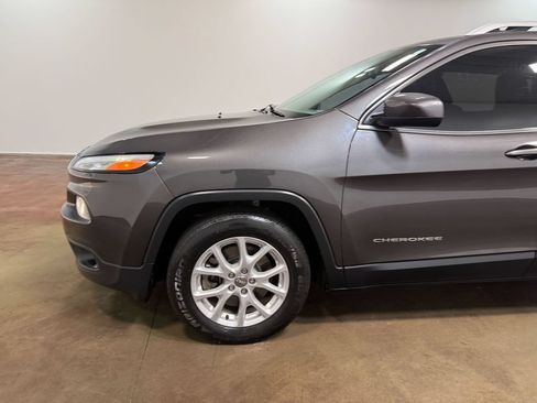 Used 2014 Jeep Cherokee Latitude FWD image 38