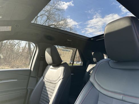 New 2026 Ford Explorer ST-Line w/ ST-Line Street Pack image 27