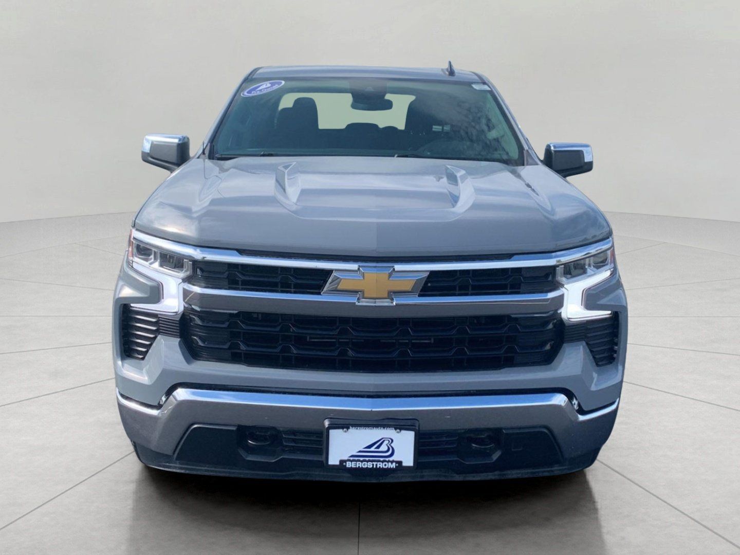 Used 2024 Chevrolet Silverado 1500 LT AWD/4WD image 3