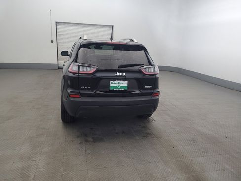 Used 2021 Jeep Cherokee Latitude AWD/4WD image 6
