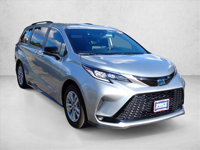 Used 2023 Toyota Sienna XSE AWD/4WD image 6