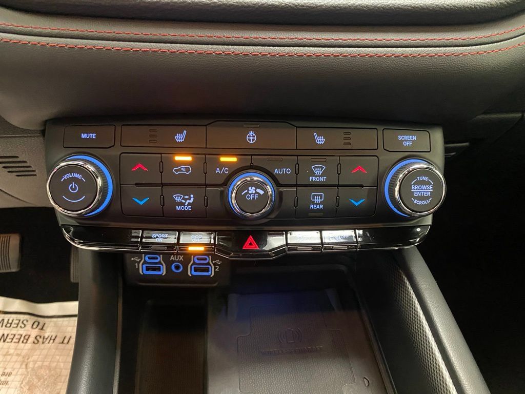 Used 2024 Dodge Durango R/T RWD image 23