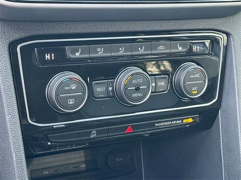 Used 2023 Volkswagen Atlas SE image 35