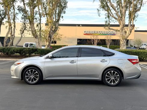 Used 2018 Toyota Avalon Limited image 6