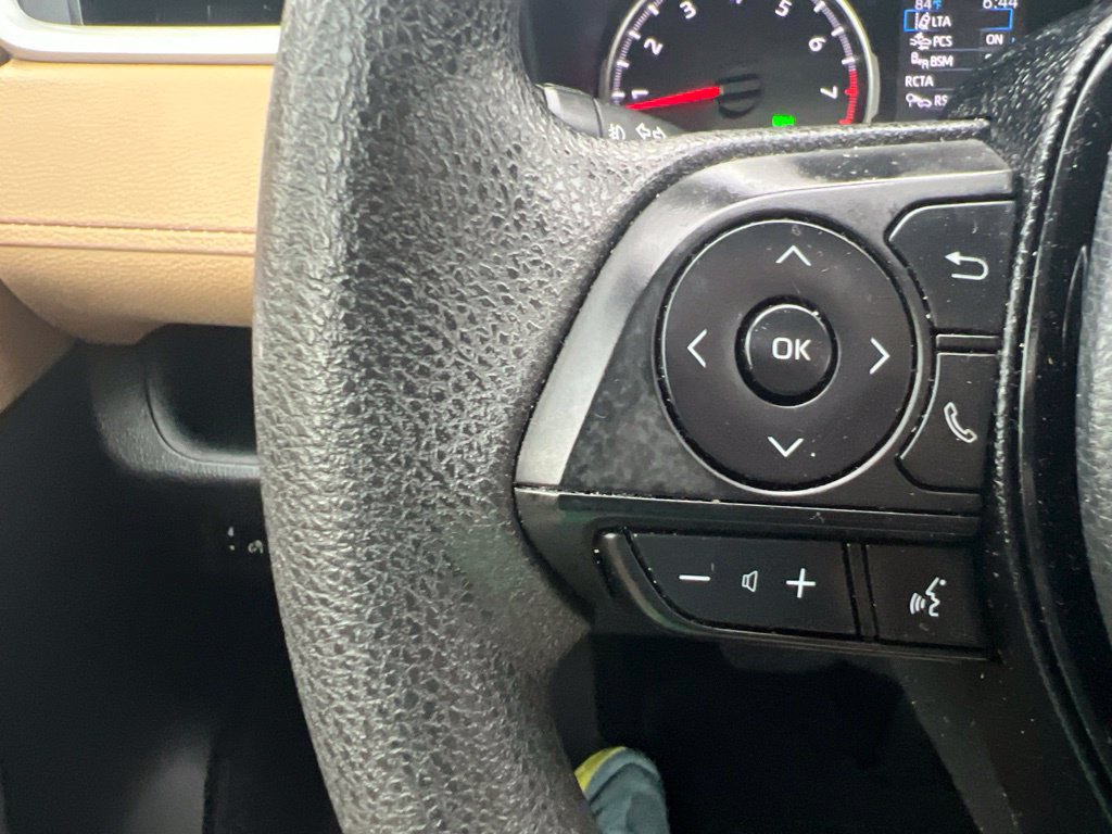 Used 2021 Toyota RAV4 XLE w/ Convenience Package FWD image 52