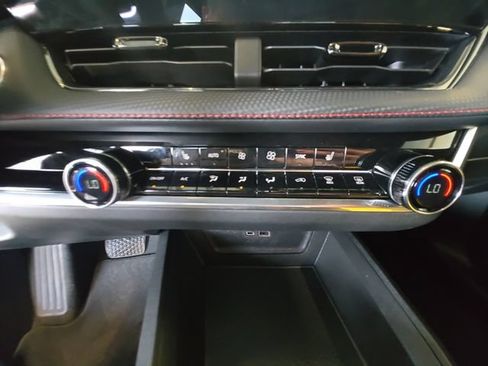 Used 2026 Chevrolet Equinox RS w/ Safety and Technology Package AWD/4WD image 17