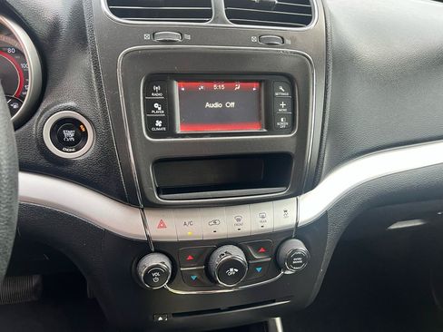 Used 2015 Dodge Journey SXT w/ Flexible Seating Group FWD image 19