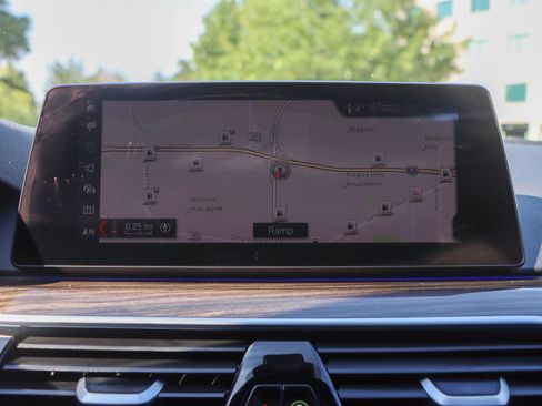 Used 2019 BMW 530i RWD image 32