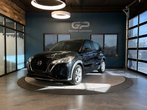 Used 2024 Nissan Kicks S FWD image 7