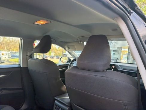 Used 2025 Toyota Camry LE image 14