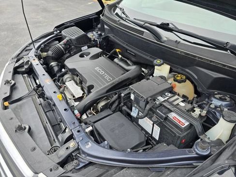 Used 2019 Chevrolet Equinox Premier FWD image 24