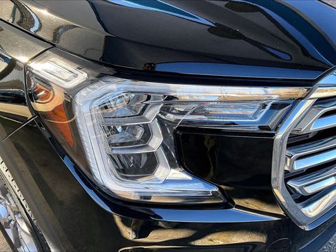 Used 2023 GMC Terrain SLT image 28