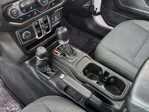 Used 2024 Jeep Wrangler Unlimited w/ Convenience Group AWD/4WD image 6