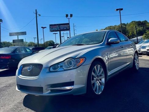 Used 2010 Jaguar XF Luxury image 5