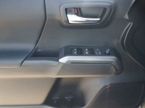 Used 2023 Toyota Tacoma TRD Sport image 28