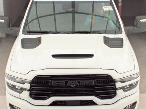 Used 2025 RAM 2500 Laramie w/ Night Edition AWD/4WD image 4