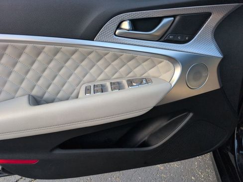 Used 2022 Genesis G70 3.3T image 15