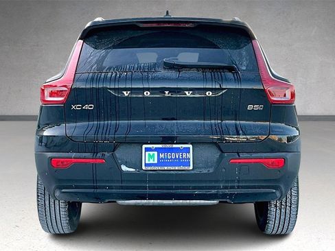 New 2026 Volvo XC40 B5 Core w/ Protection Package Premier image 4