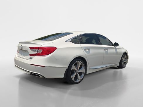 Used 2020 Honda Accord Touring image 3