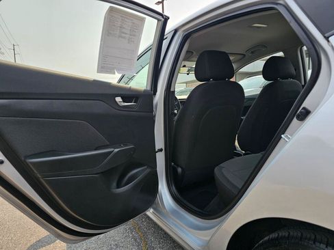 Used 2020 Hyundai Accent SE FWD image 17