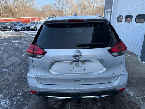 Used 2019 Nissan Rogue SV image 5