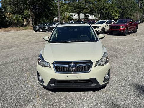 Used 2016 Subaru Crosstrek 2.0i Limited image 2