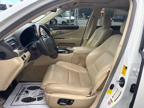 Used 2014 Lexus LS 460 w/ Comfort Package RWD image 11