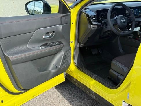 New 2026 Nissan Kicks SR w/ Cold Weather Package image 15