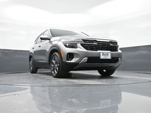 Certified 2024 Kia Seltos LX image 27