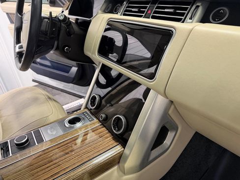 Used 2019 Land Rover Range Rover Supercharged image 25