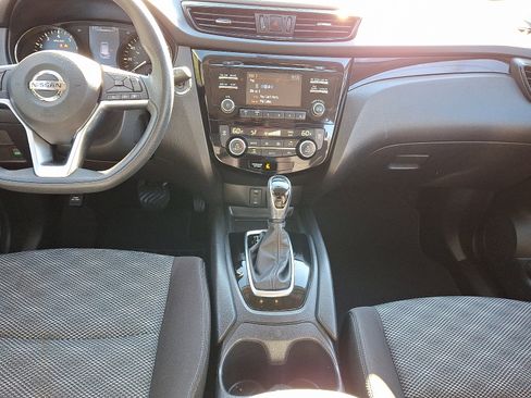 Used 2017 Nissan Rogue Sport SV image 15