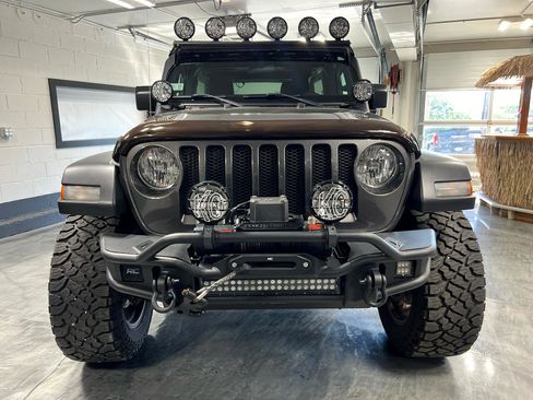 Used 2018 Jeep Wrangler Unlimited Sport S image 3