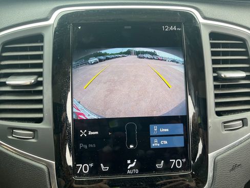 Used 2021 Volvo XC90 T6 Momentum w/ Protection Package Premier AWD/4WD image 18