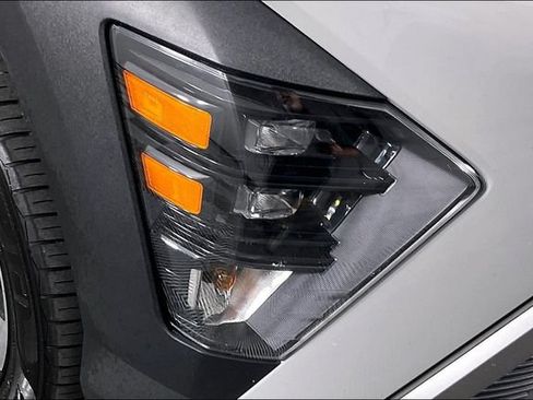 Used 2025 Hyundai Kona SEL AWD/4WD image 27
