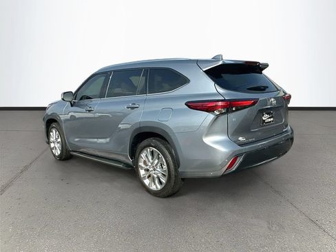 Used 2020 Toyota Highlander Limited FWD image 5
