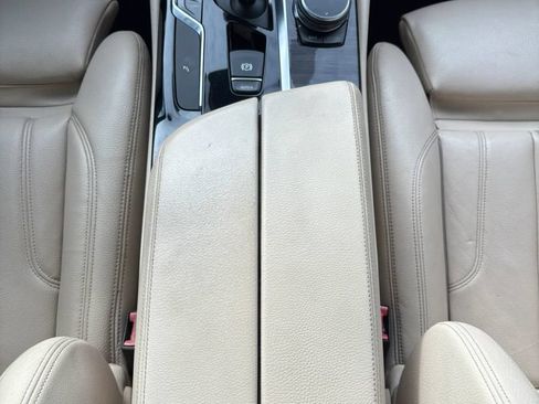 Used 2019 BMW 530i xDrive w/ Convenience Package AWD/4WD image 26
