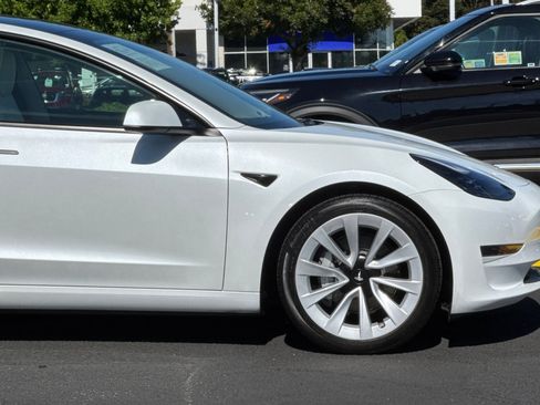 Used 2023 Tesla Model 3 Standard Range RWD image 34