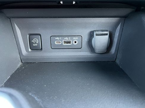 Used 2025 Nissan Sentra SV image 20