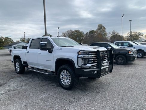 Used 2023 Chevrolet Silverado 2500 High Country w/ Z71 Off-Road Package image 5