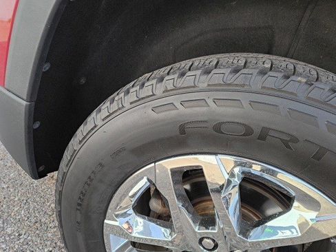 Used 2019 Chevrolet Traverse LT image 9