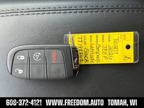 Used 2026 Jeep Compass Latitude AWD/4WD image 30