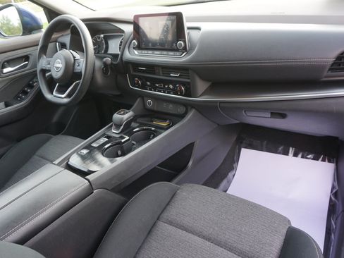 Used 2023 Nissan Rogue SV image 22