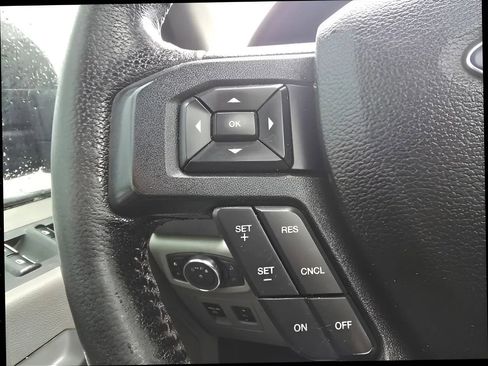 Used 2016 Ford F150 XLT w/ Equipment Group 302A Luxury image 22