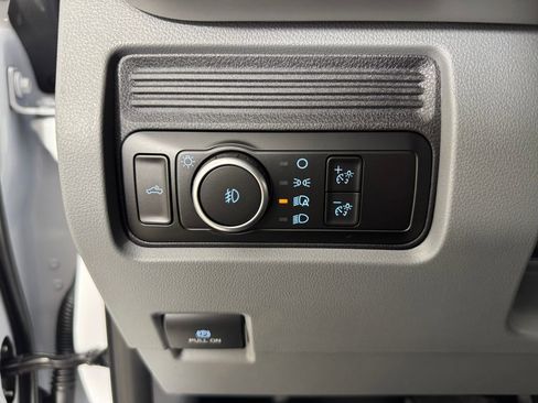 New 2026 Ford F250 XL w/ XL Chrome Package image 28