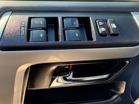 Used 2022 Toyota 4Runner SR5 image 12