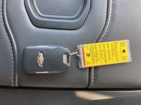 Used 2021 Chevrolet Silverado 1500 LT Trail Boss w/ Convenience Package II AWD/4WD image 9